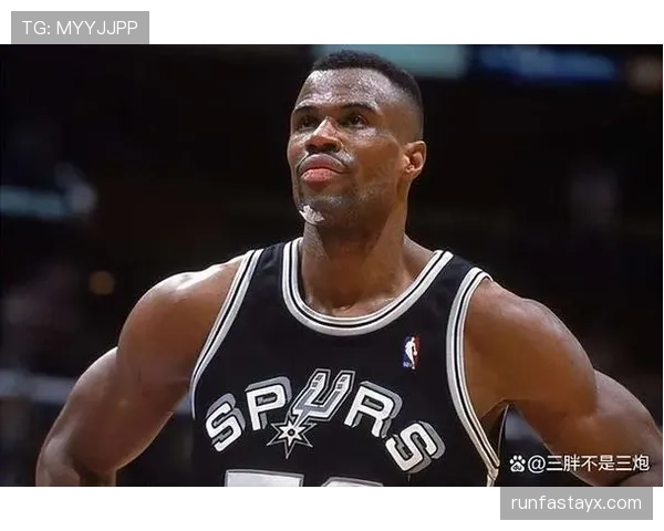 摩西·马龙内线统治力显著，篮板抢夺能力领先同期中锋